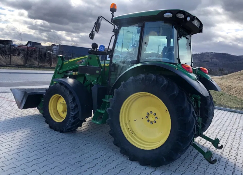 JOHNDEERE5100M02